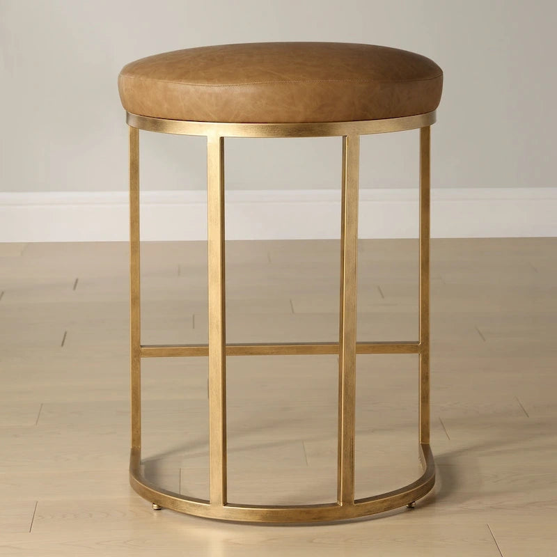 Tabouret de comptoir avec base métallique demi-lune dorée et coussin couleur chameau