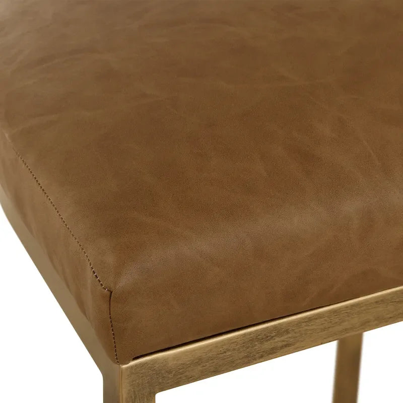 Tabouret de comptoir avec base métallique demi-lune dorée et coussin couleur chameau