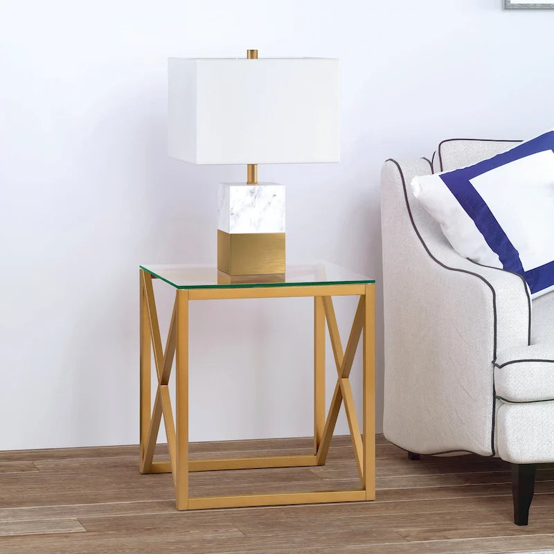 Table d'appoint géométrique en métal et verre avec piètement en X – Finition laiton doré