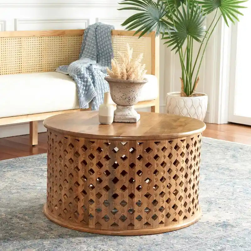Table basse ronde en bois de manguier avec treillis – Style côtier marocain