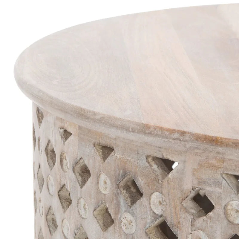 Table basse ronde en bois de manguier avec treillis – Style côtier marocain